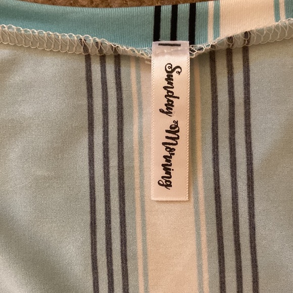 Sunday Morning Casual Dress with Pockets - Picture 8 of 9